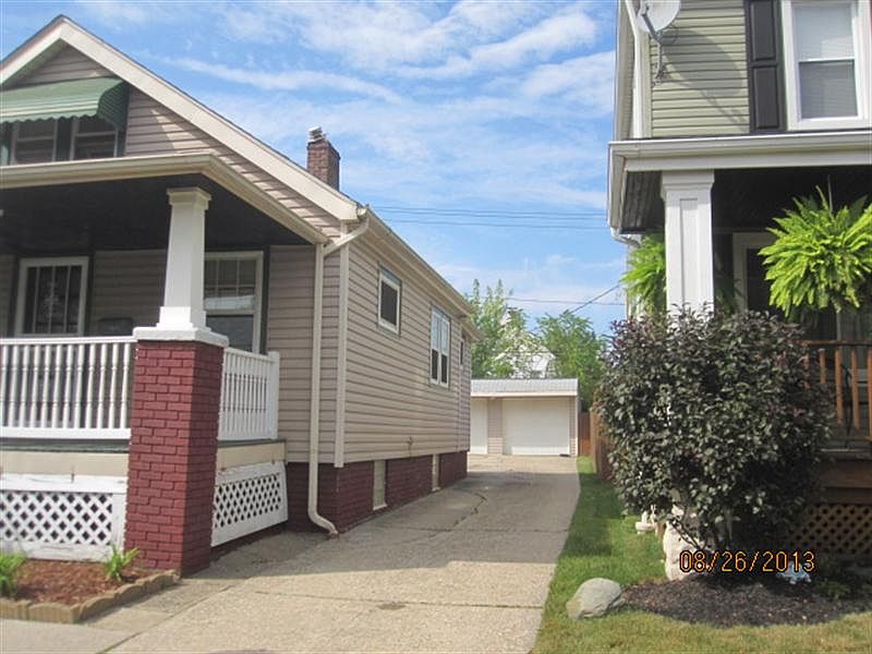 2nd image of 10910 Thrush Ave
