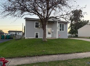 305 Karen Ave, Romeoville, IL 60446