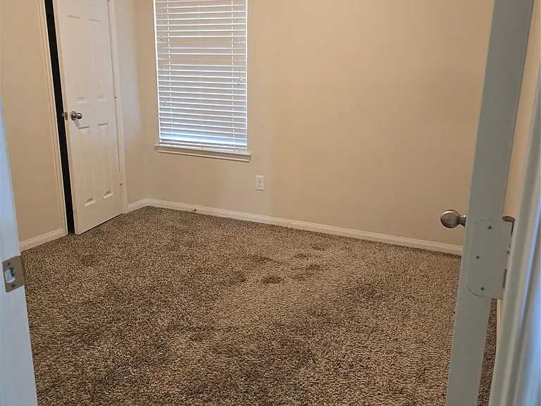 15106 Winter Valley Ct — Photo 13