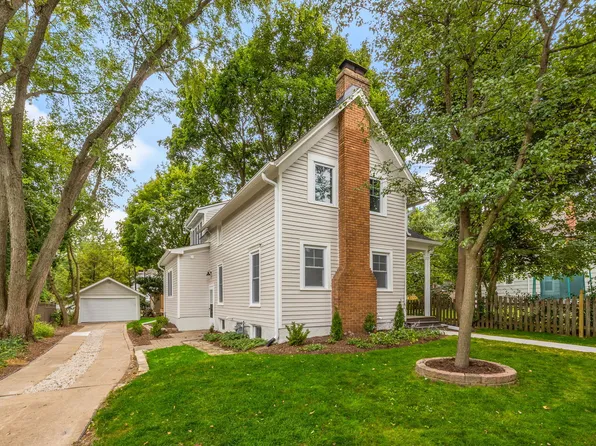 691 Lillie St, Elgin, IL 60120