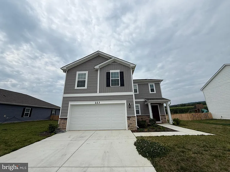 223 Orpington Dr — Photo 29