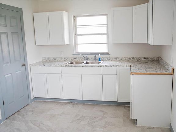 3rd image of 308 S Western