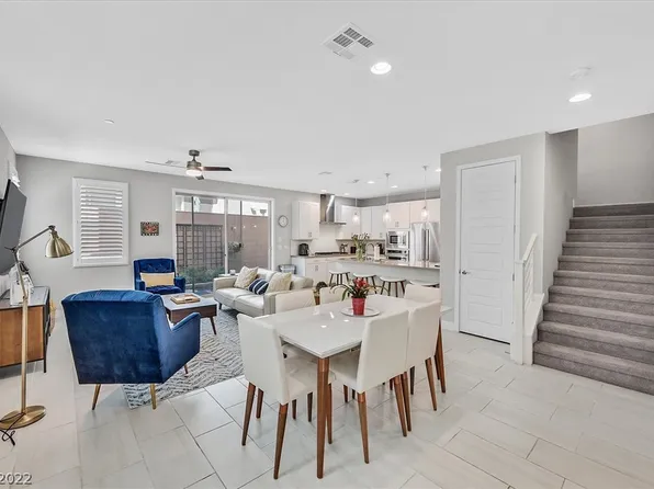11301 Gravitation Dr #1, Las Vegas, NV 89135