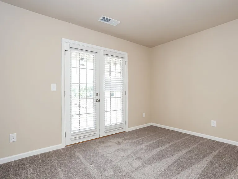 11 Madison Ln — Photo 13