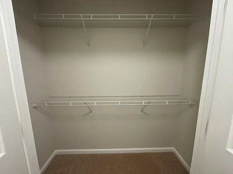 Meridian Park Apartments — Photo 32