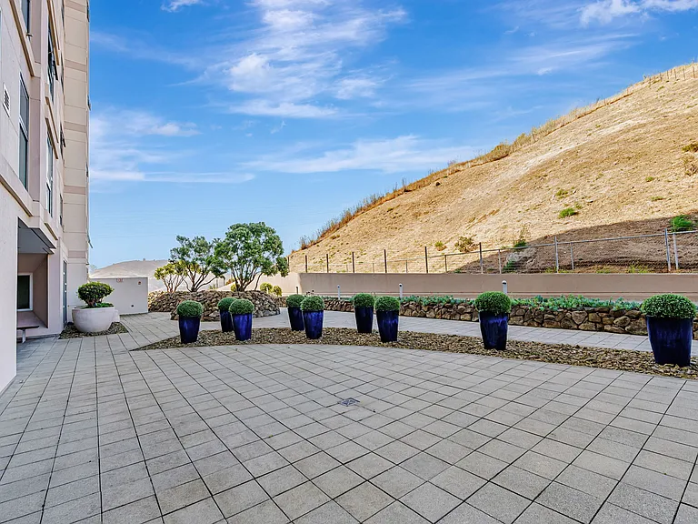 1 Mandalay Pl #1808 — Photo 31