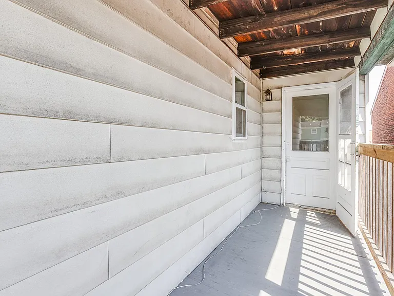 2120 Salisbury St S — Photo 35