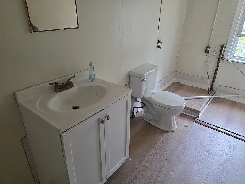 3 bed, 1.5 bath, 1476 sqft, $2,100 — Photo 4