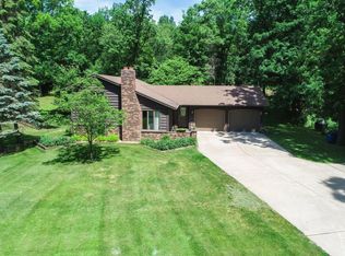 12219 Ridgewood Dr NW, Elk River, MN 55330