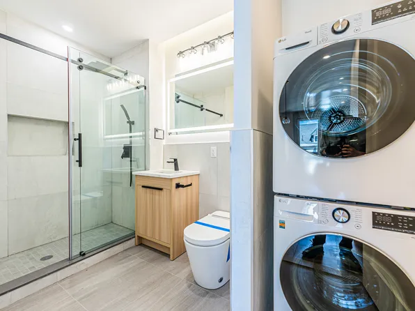 42-09 Hampton Street image 8 of 14