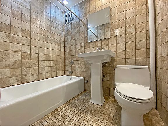 3rd image of 351 W 51st St APT 8