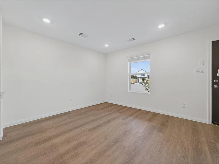 12239 Shield Crest Ct — Photo 9