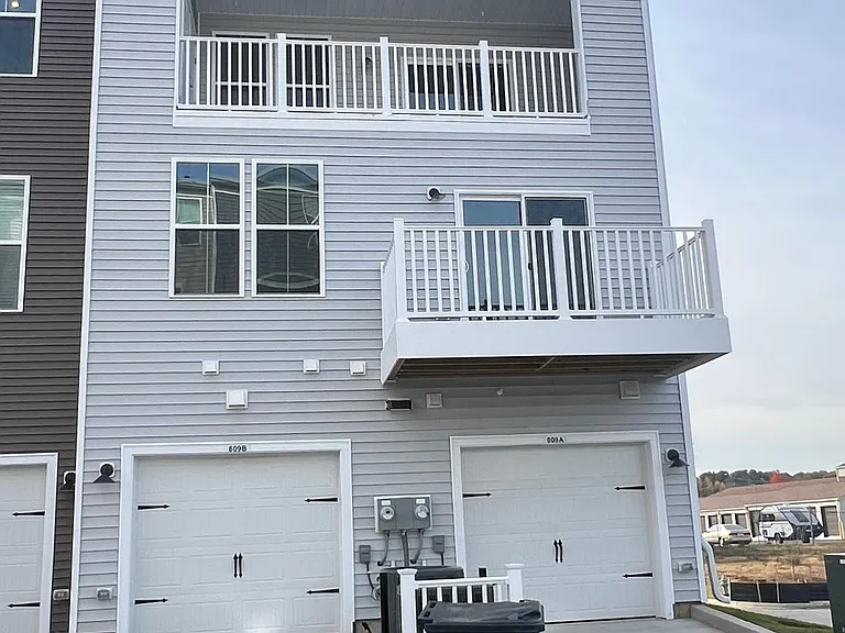 809 Birchwood Hill Pl #B — Photo 13