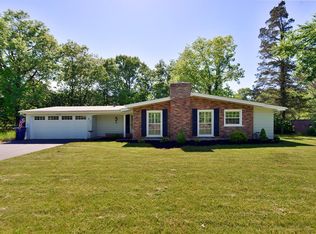 812 Greenock Ln, Saint Louis, MO 63122