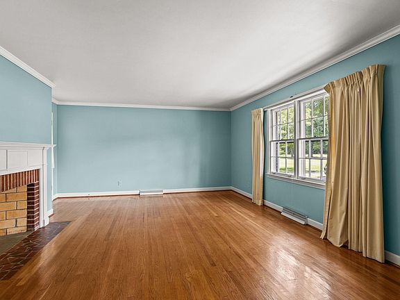 5th image of 350 Sandy Springs Rd