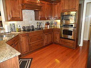 4th image of 804 Rose Mount Dr