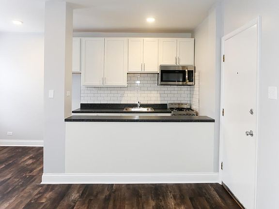 4th image of 4756 N Maplewood Ave APT 309