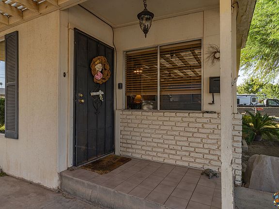 3rd image of 830 Pine Ave