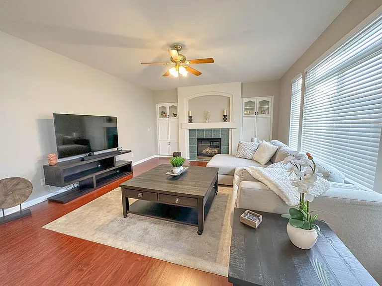 1052 Button Rock Dr — Photo 5