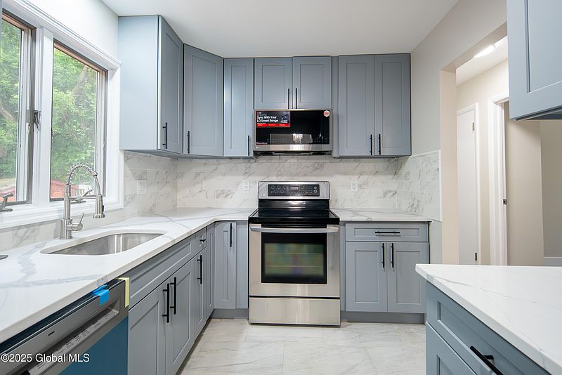 3rd image of 1041 Madison Avenue