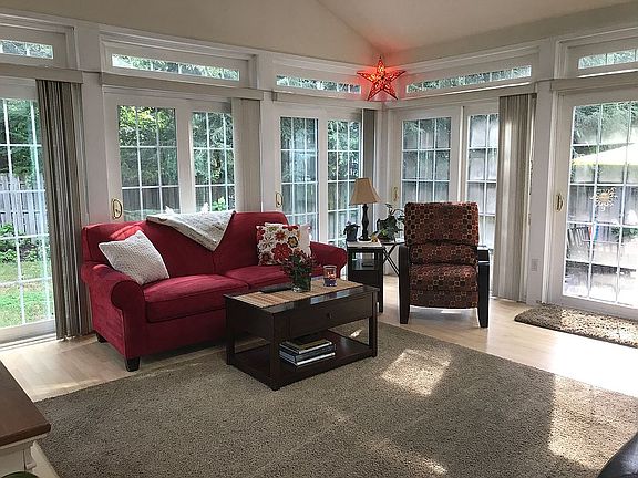 Sunroom/4 Season