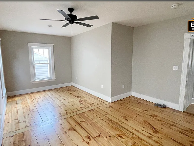 10-12 Otis St — Photo 19