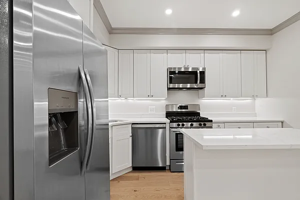 Rented by Compass | media 34