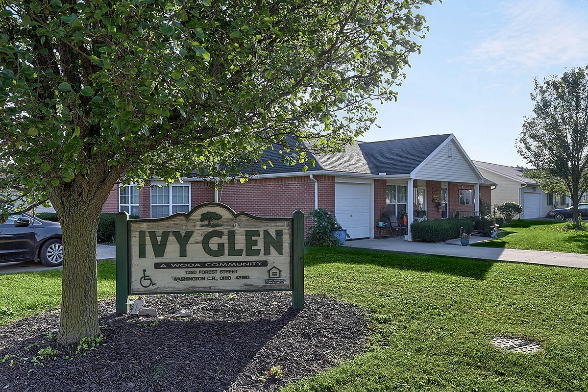 Ivy Glen — Photo 1