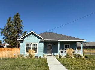 103 W 1st Ave, Granger, WA 98932
