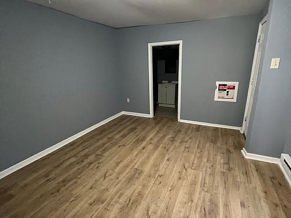 3rd image of 4717 Unruh Ave