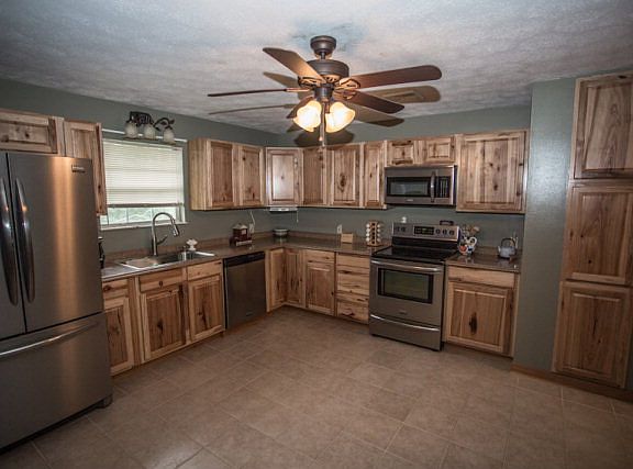 3rd image of 127 Munson Dr