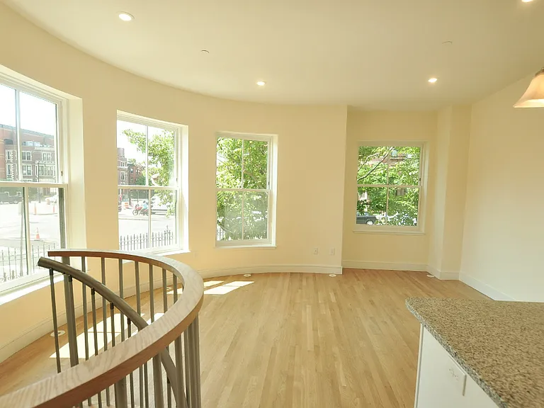 877 Beacon St #7 — Photo 3
