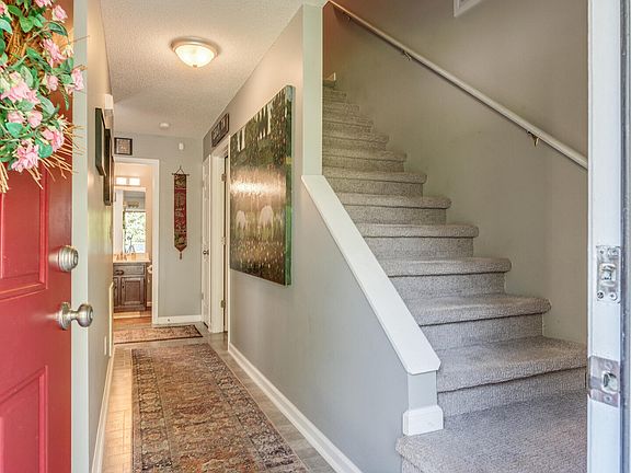 4th image of 200 Hallbrook Dr #7
