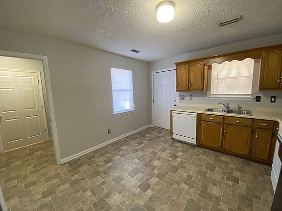 3rd image of 1306A Church Ave SE