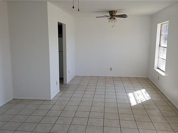 3rd image of 9962 Sidewinder St