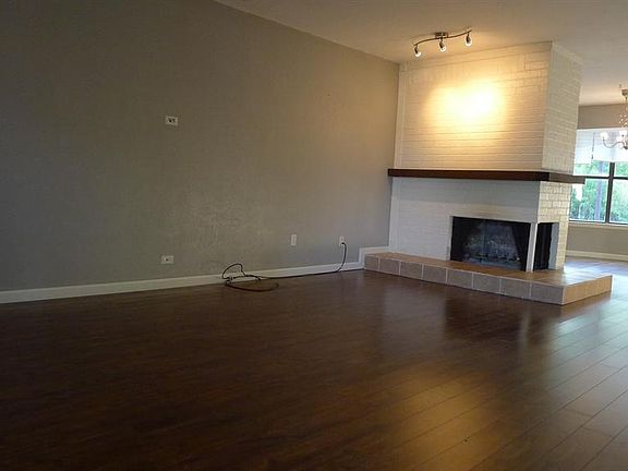 2nd image of 2601 Charter Oak Dr