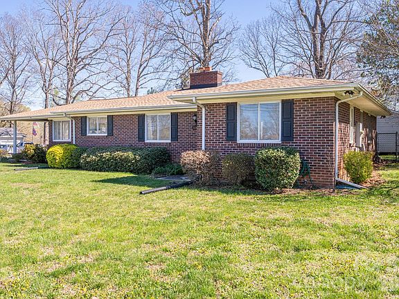 5th image of 1606 Davis Park Rd