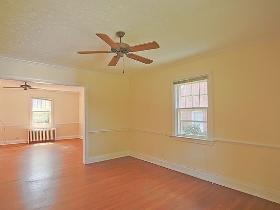 5th image of 1017 Locust Ave