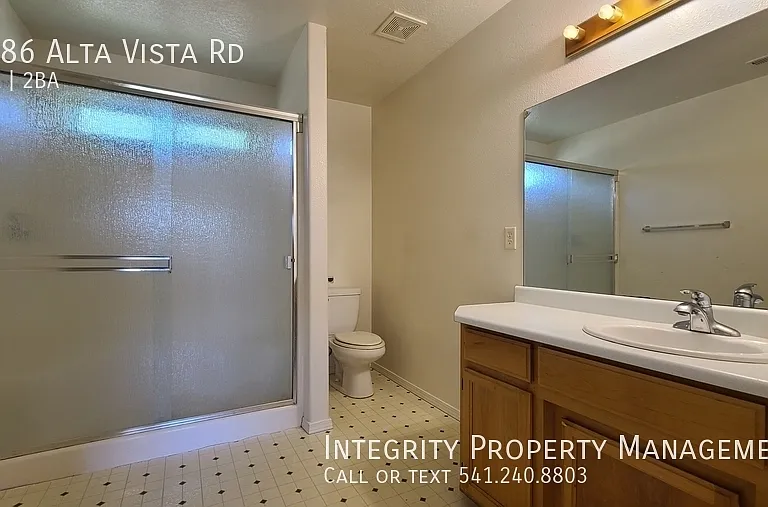 1586 Alta Vista Rd — Photo 18