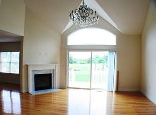 629 White Cliff Dr, Plymouth, MA 02360
