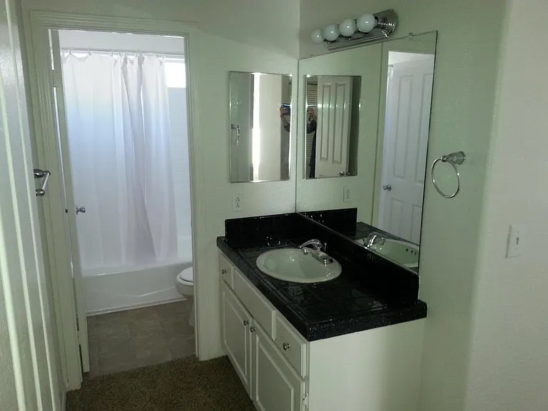 2060 Garnet Ave — Photo 6