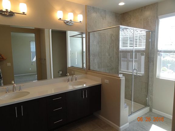 5th image of 865 Maple Pl