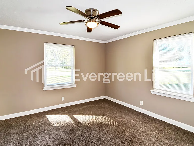 3708 Honeysuckle Rd — Photo 9