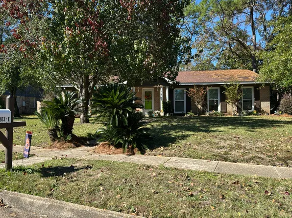 813 Parkwood Dr E, Mobile, AL 36608