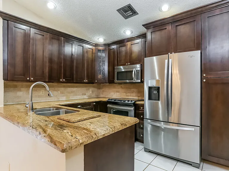21080 Woodspring Ave — Photo 6