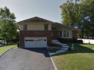 26 Larch Dr, New Hyde Park, NY 11040