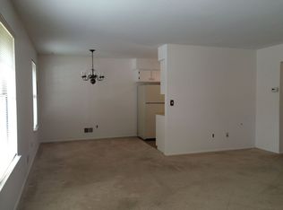 21-1 Tamaron Dr, Waldwick, NJ 07463