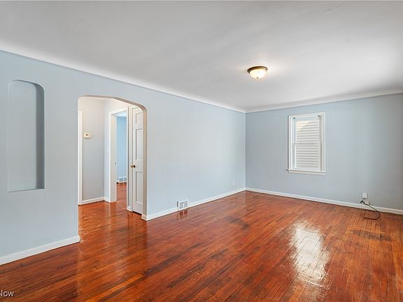 5th image of 7431 Taunton Ave