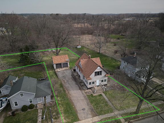 2nd image of 202 E Main St
