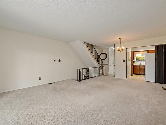5th image of 10243 W 96th Pl
